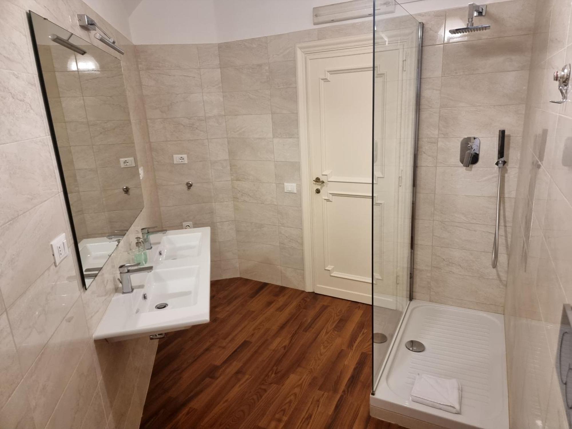 Luxury 2 Bedroom Apartment In The Heart Of Roma Extérieur photo